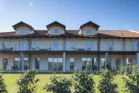 Cascina Sant'Antonio Отели в г. Родди