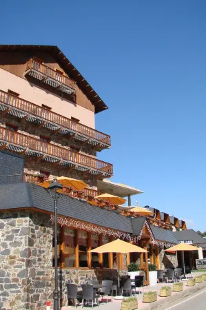 Hotel Solineu Отели в г. Альп