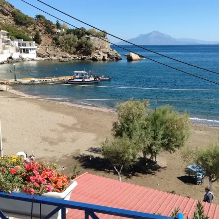 Alkistis Cozy by the Beach Apt. in Ikaria Island, Therma 1st Floor