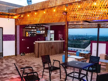 Colindale Court Отели рядом с достопримечательностью «Tema Cocoa Processing Company (CPC)»