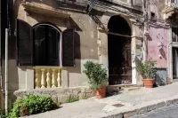 Historic residence next to Piazza Duomo