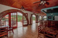 Beachside Stay at Villa ViYarte