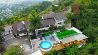 Reggae Legends Estate Hotels in 