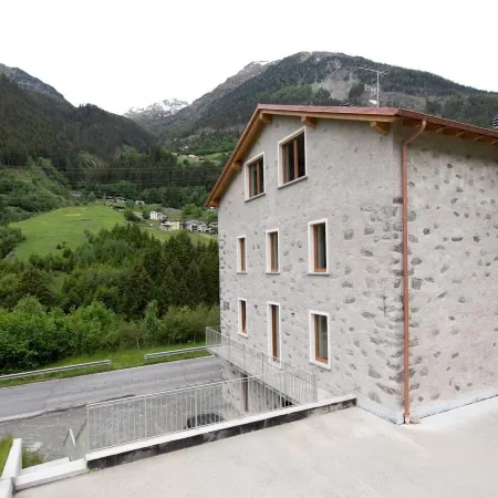 So-l563-Tola35at - Villa Tola - Rosso