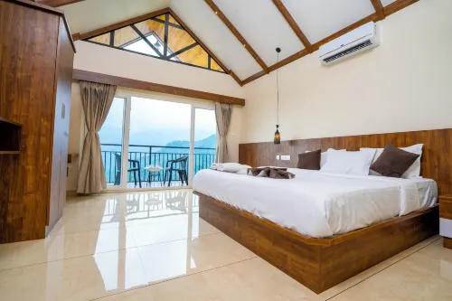 คาริมบ์ รีสอร์ท LLP