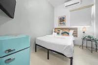 Room 2: Stylish Escape by Calle Cerra Art