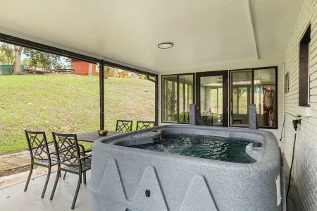 Noir Manor 3BR House Отели рядом с достопримечательностью «D Garden»