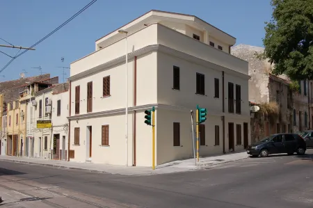 Beb 2000 Отели рядом со станцией Sassari