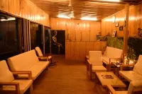 Toppers Corner-A Boutique Garden Resort Hotels in Маунт-Абу