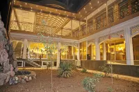 Hotel Atlas Hotels near Firdavsi Park