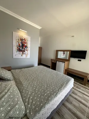 Sandhill Hotel