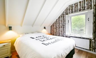 Holiday Home in Reutum with Pond and Trails