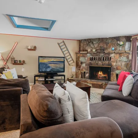 Wanderlust Lodge