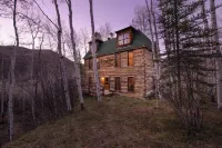 Condor by AvantStay Gorgeous Mountain Home w Hot Tub Sauna
