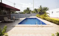 De Chateau Paradise Hotels in Accra