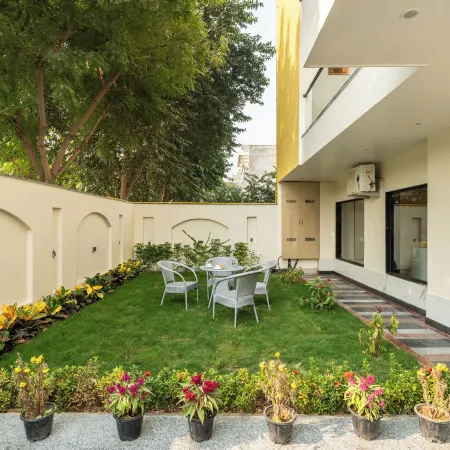 Lime Tree Hotel & One Bed Room Serviced Apartment - Noida Next to Sector 50 Metro with Party Venue