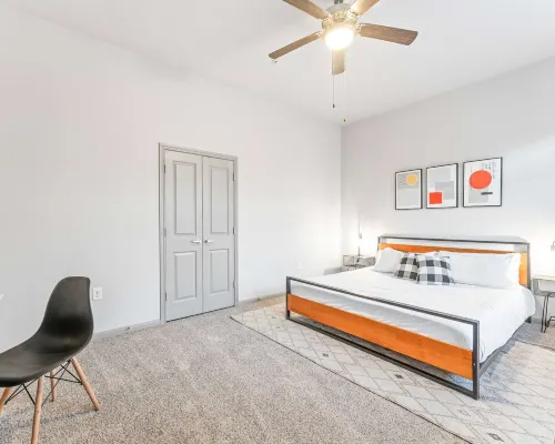 Cozy 2BR Suite Close to Downtown w Fast Wifi Hotels in Montopolis