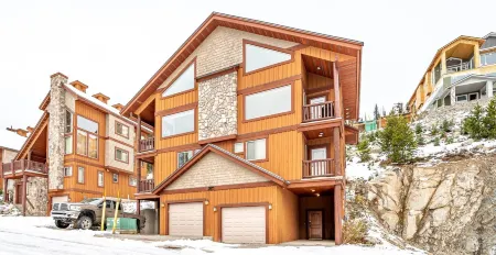 Trapper's Lodge - 4 Bd WGreat View, Private Hot Tub