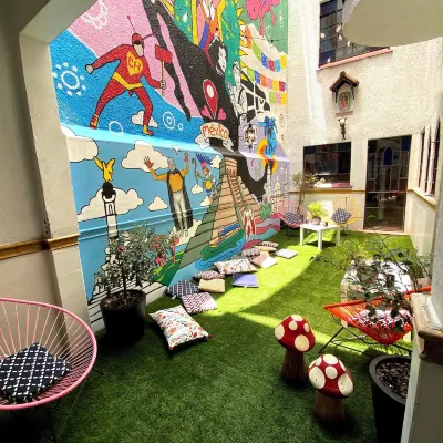 Hostal Fungi Casa Rosa Các khách sạn gần Sảnh hòa nhạc Plaza Condesa