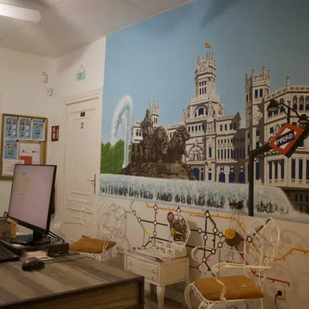 Guest House Éxito en Madrid Отели рядом с достопримечательностью «Небоскреб "Испания"»