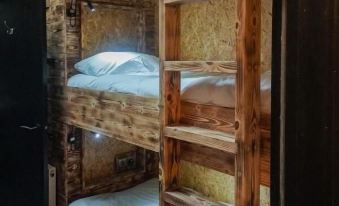 Studio 95 - Shared & Private Rooms