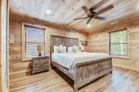 Stone Mountain Lodge 4 Bedroom Cabin by RedAwning - 4-نجوم