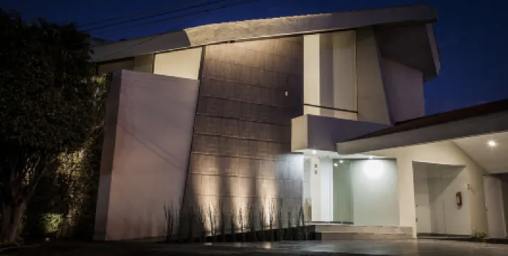 普拉迪諾博覽會酒店