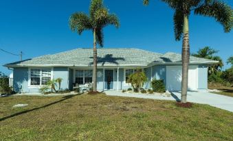 "canal Dreams" 3 Br2 Ba Pool Home On The Canal