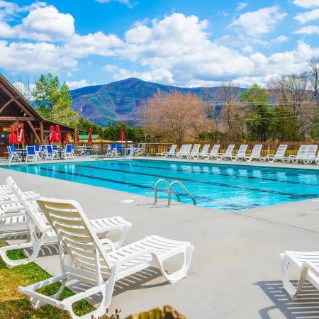 Tanasi Lodge - Reunions, Retreats, Weddings, Family Getaways