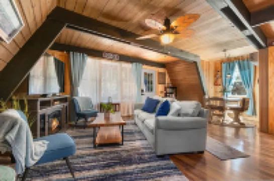 Cozy Cabin with Hot Tub and Fire Pit - Unique Coastal Retreat