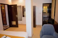 Hotel Delhi Empire DX