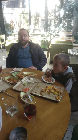 Ciftlik Otel Отели рядом с достопримечательностью «Koc Church»