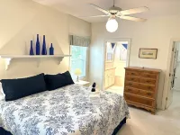 Crabby Nav's Retreat: 3-bedroom house in charming Pawleys Island with WiFi, AC Hotels near Pawleys