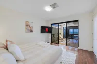 Henley Beachfront Luxury Home With Sauna Just 200m From Henley Square!