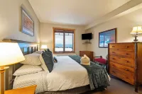 Ski in-Ski out Morning Eagle 3-bedroom condo in Whitefish - balcony