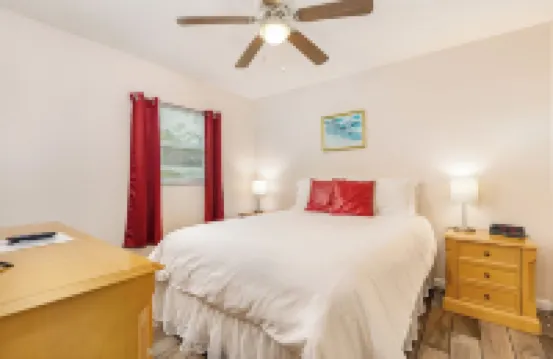 Key West Charm in Tarpon Springs!