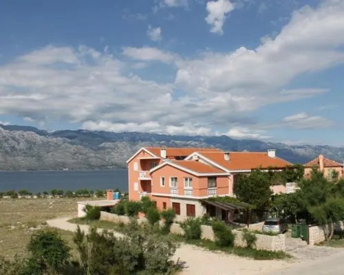 Room in Apartment - Villa Ata Razanac - Apartment Hotels in Razanac