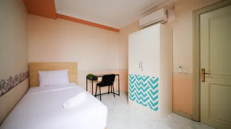 Best Deal and Homey 2Br at Taman Beverly Apartment