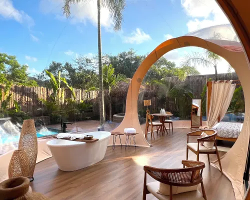 Zion Bubble Glamping Hotels near Ponta do Sambaqui Beach
