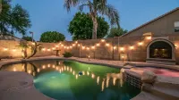Massive 5 Bdrm Getaway WPool, Hot Tub, Game Room - Pools