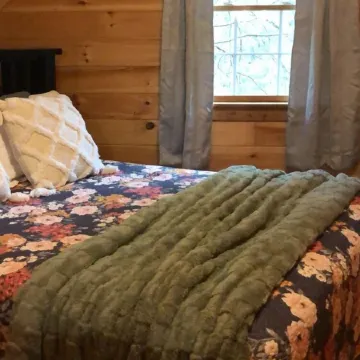 Fallen Leaf Cabin-Secluded and peaceful cabin in the Hocking Hills