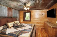 Wanderlust Suite - Rustic 2 Bed, 2 Bath Apt, King Beds! Hoteles en 