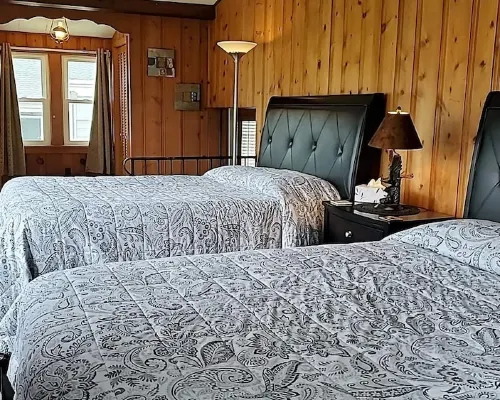 ROCK RIVER HIDEAWAY Grill, Fire Pit, Pet Friendly with a fee of 30.00 per night Hotels in Ogle County