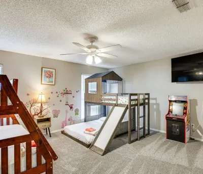 5-Bedroom House with a Private Pool Near Stadium and DFW Hotel in zona Parkhill Park