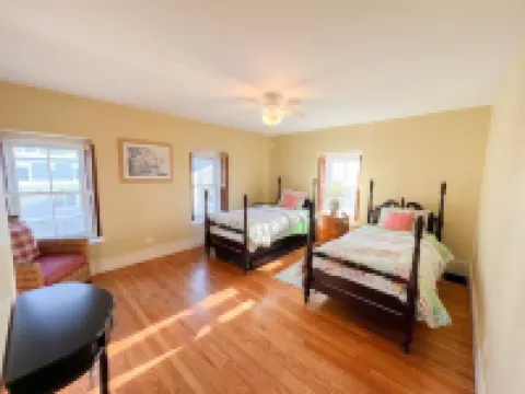 Large Oceanfront Home in Exclusive Brant Rock Section of Marshfield - Sleeps 10