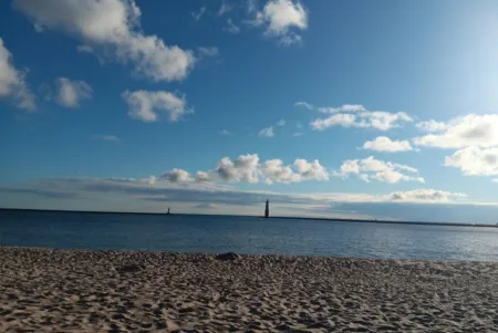 Charming 3 BR Lakefront Cottage - Gateway to Platte Lake & Sleeping Bear Dunes!