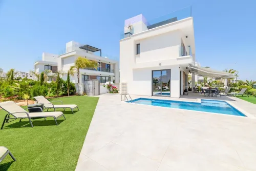 By the Beach - Emerald Seaview Villa - Beach