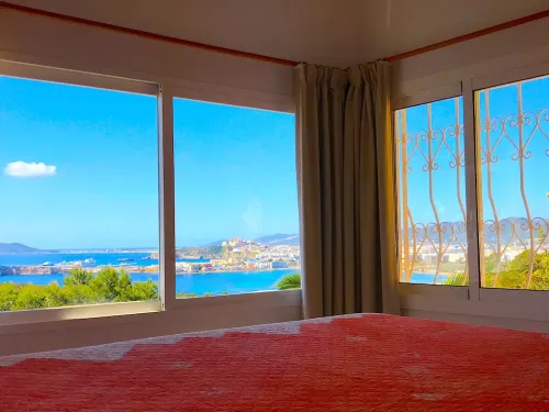 "IBIZA VISTA"  The ultimate dream location  WiFi/Pool 伊維薩住宿飯店