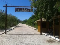 Beautiful House, 4 Bedrooms, 3 Suites, All With Air Conditioning, Pool, 800m From The Sea Các khách sạn ở Guarajuba