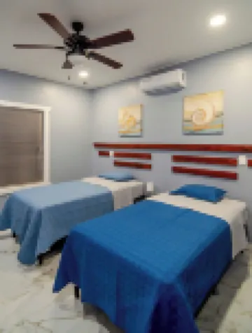 Charming 2-Bedroom, 3 Bed Apartment, AC, WiFi, Free Parking in Lovely West End 酒店